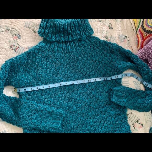 NWT VIVIENNE TAM CHUNKY TEAL TURTLENECK SWEATER XS - Picture 3 of 7